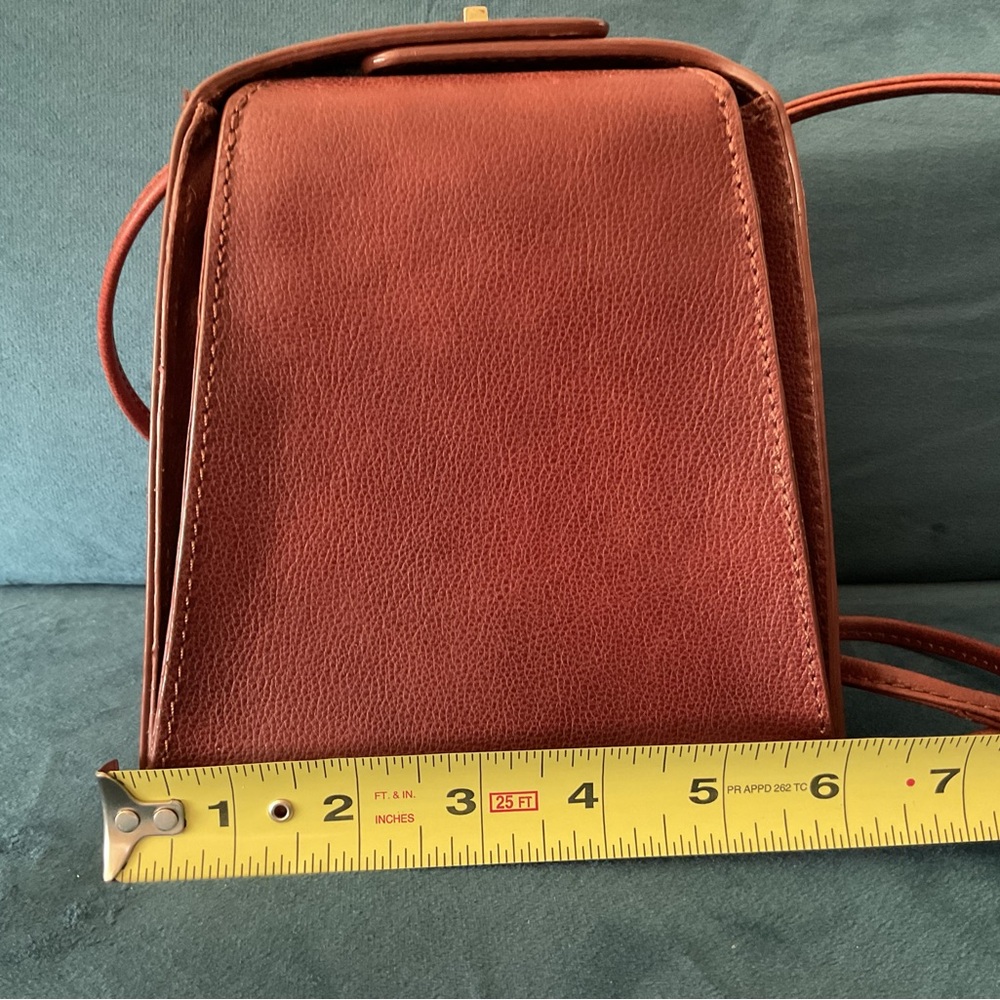 Neely & Chloe chocolate brown leather small bucket cross body bag - Picture 7 of 9
